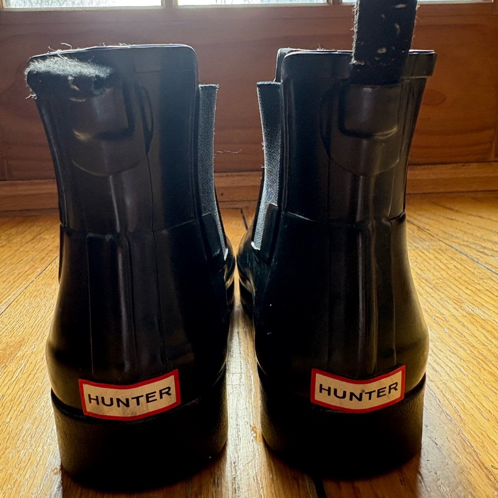 Hunter Glossy Black Ankle Boots Size 7